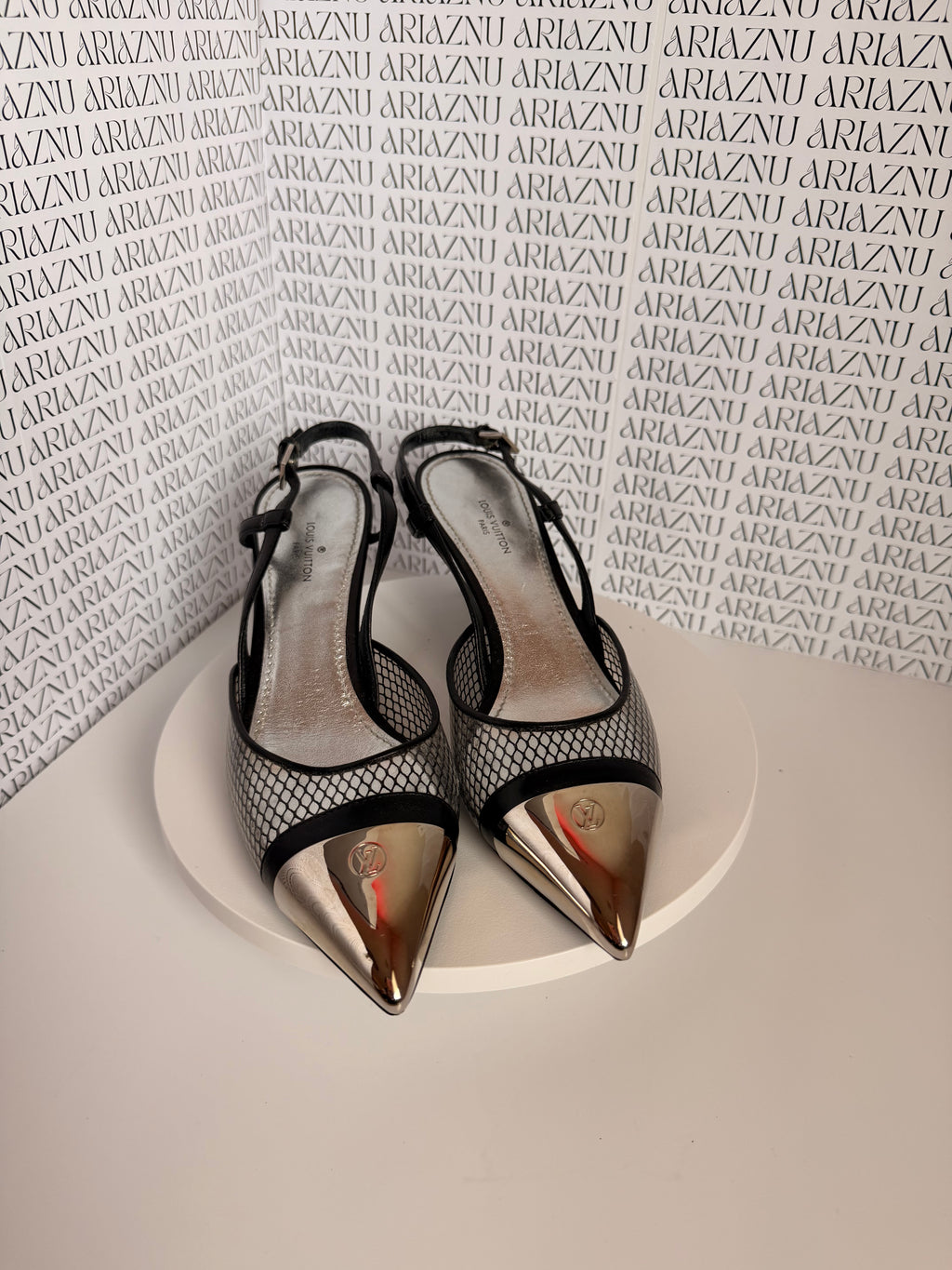Louis Vuitton Urban Twist Slingback Pumps – Size 35