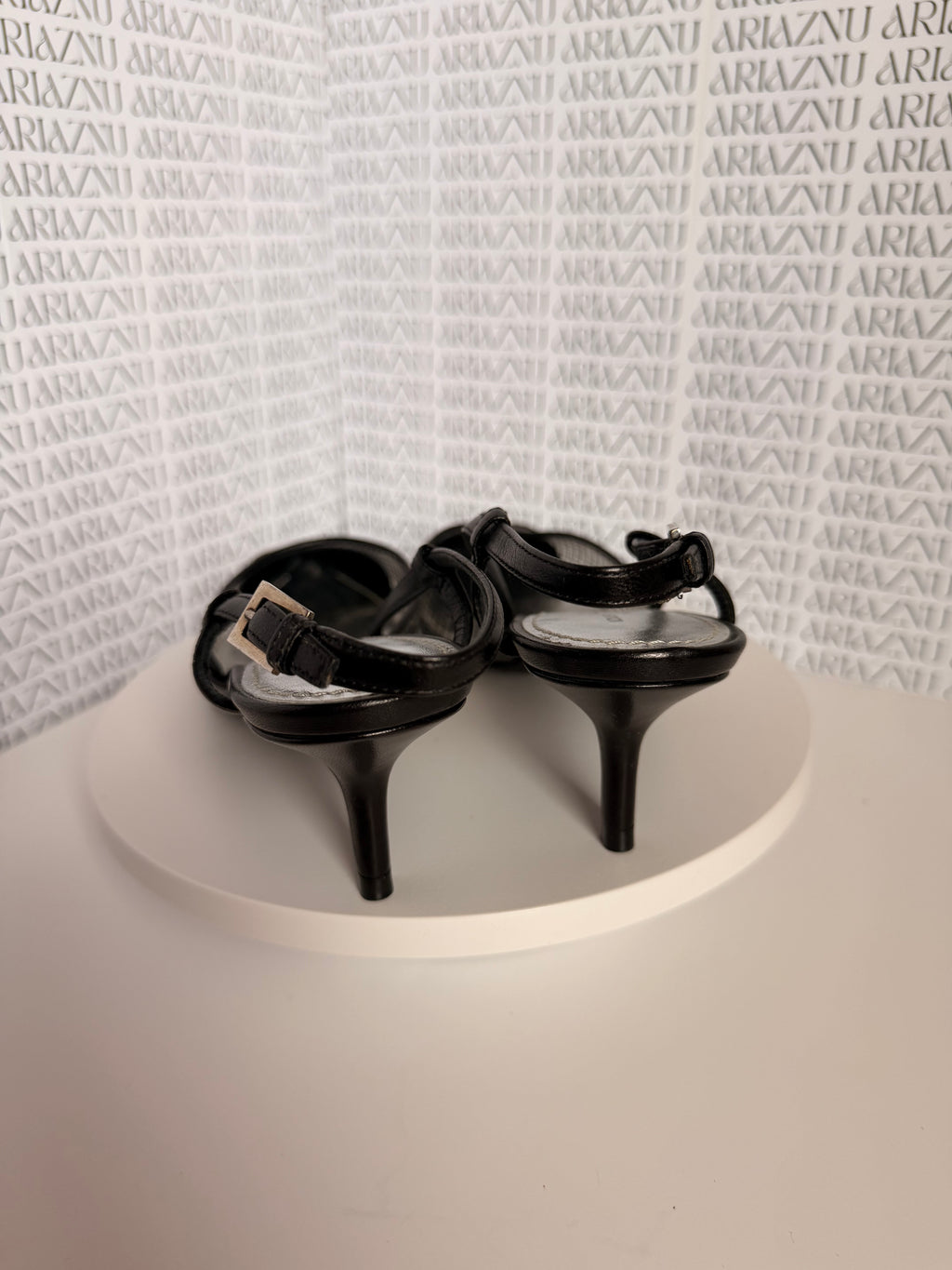 Louis Vuitton Urban Twist Slingback Pumps – Size 35